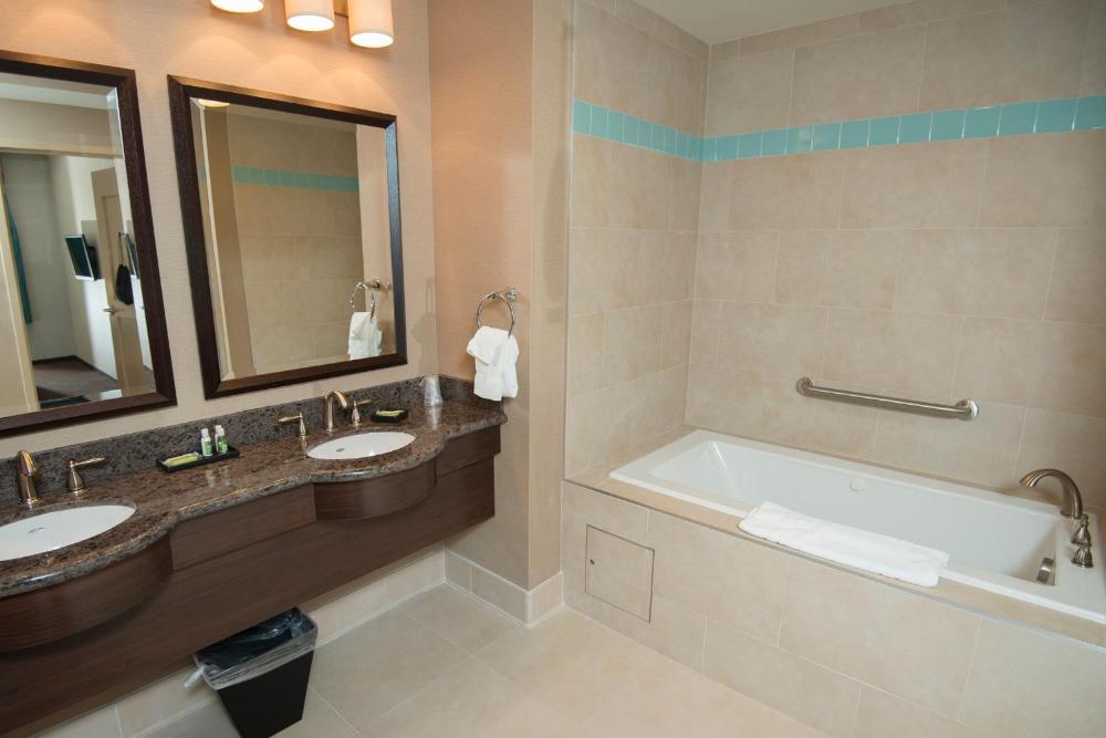 One-Bedroom King Suite interior